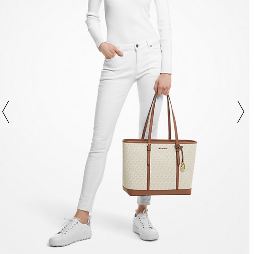 MICHAEL KORS
Jet Set Travel Large Logo Tote Shoulder Bag
COLOR VANILLA
NWT - Picture 4 of 4